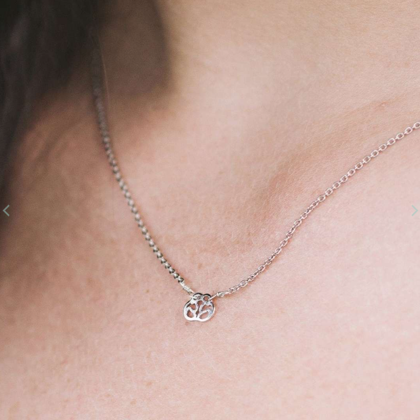 Women's necklace